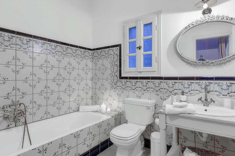 Three-Bedroom Villa image 4