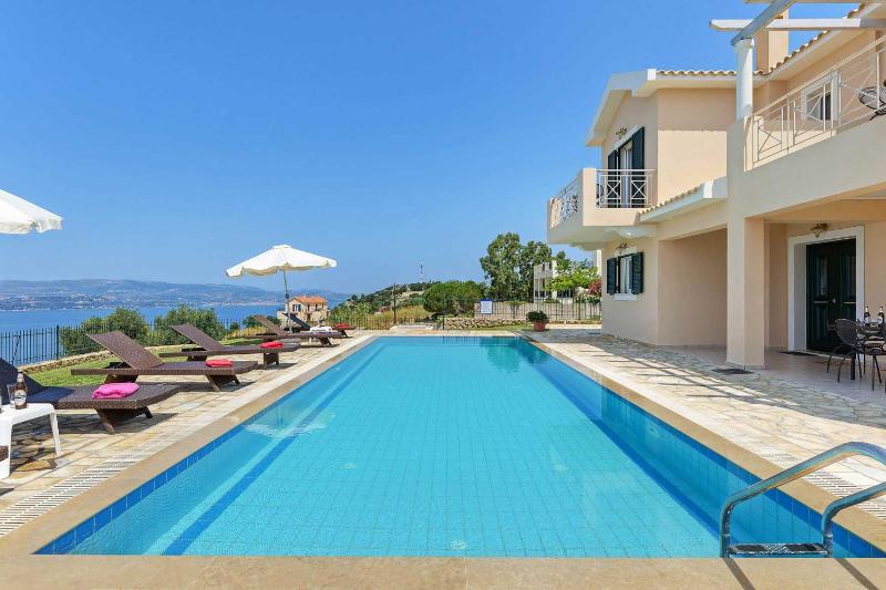 Villa Argostoli Bay Images