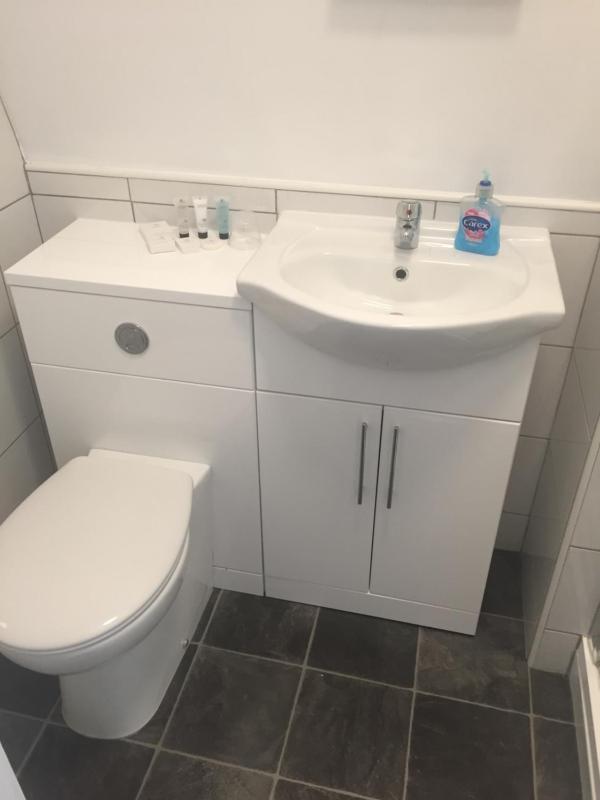 Large Double Room image 4