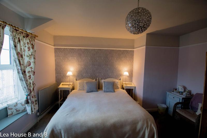 Double or Twin Room image 2