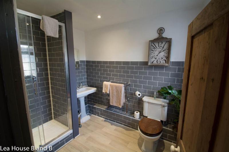 Double or Twin Room image 4