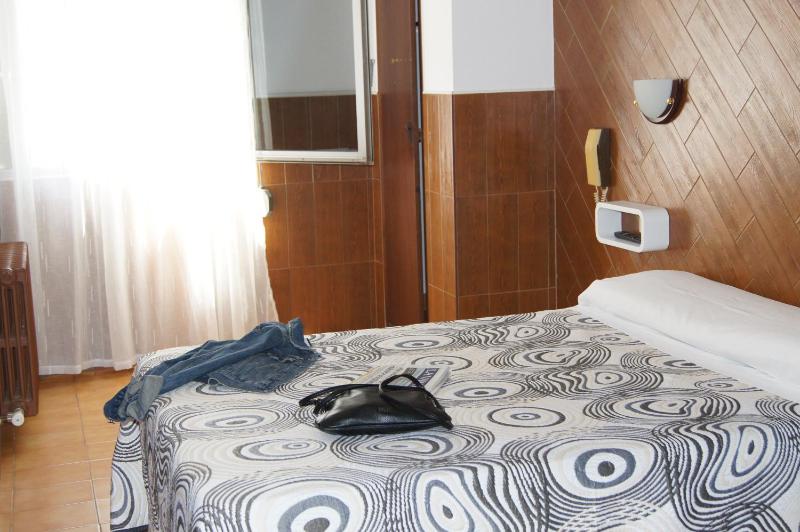 Single Room image 2