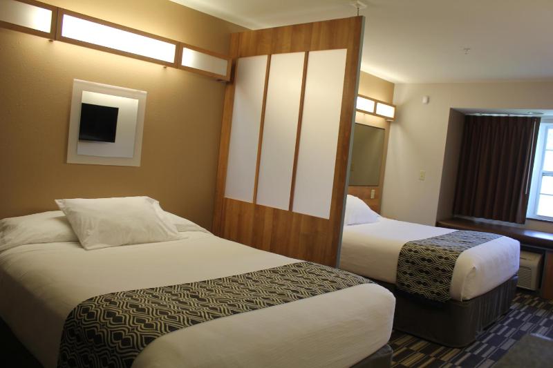 Studio Suite with Two Queen Beds, Non-Smoking image 2