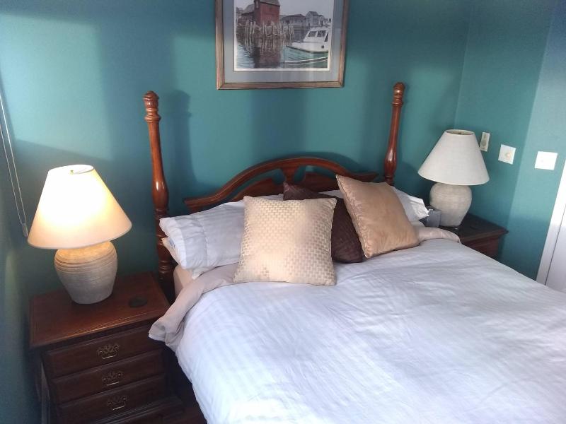 Deluxe Queen Room image 2