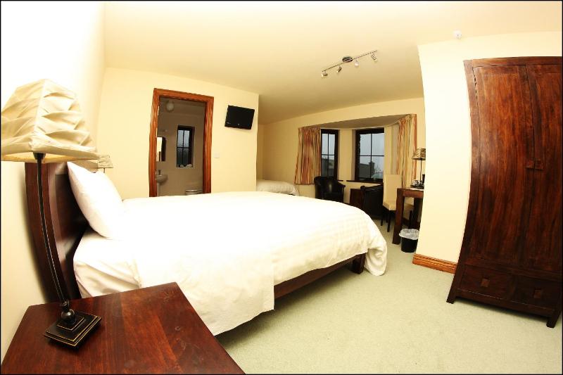 Triple Room image 2