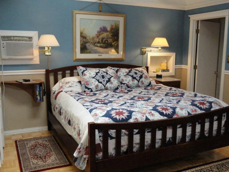 King Room image 3