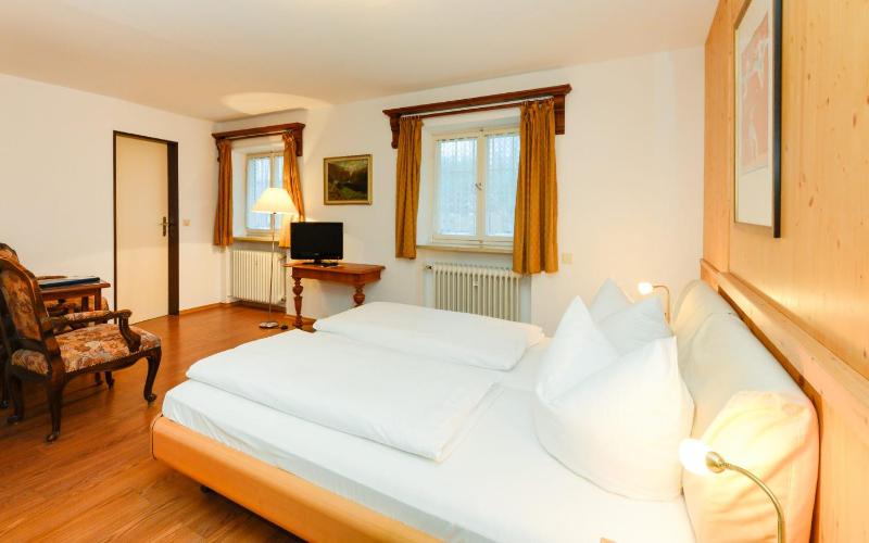 Small Double Room with Balcony image 3