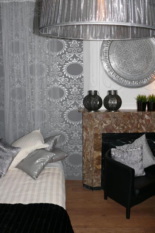 Marrakesh Twin Room image 3
