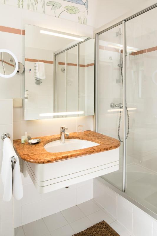 Small Single Room image 3