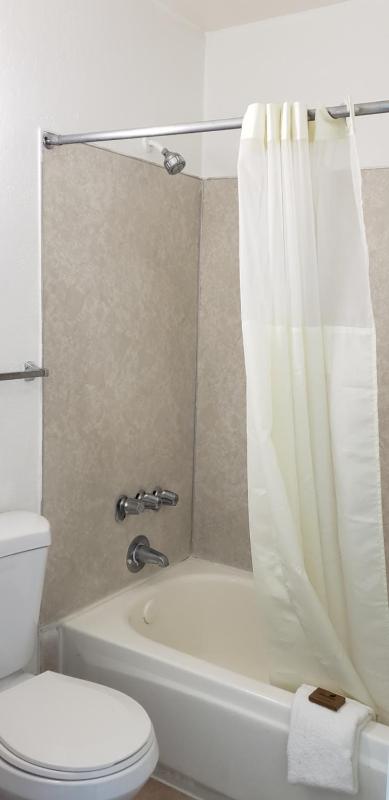 Classic Room with Full and Twin Bed image 2