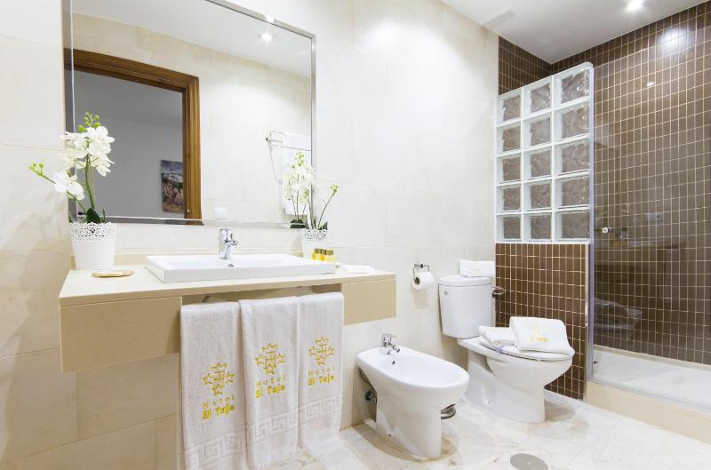 Apartamentos El Tajo & SPA - image 3