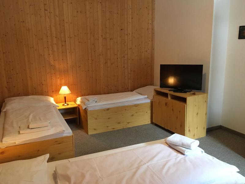 Quadruple Room image 3