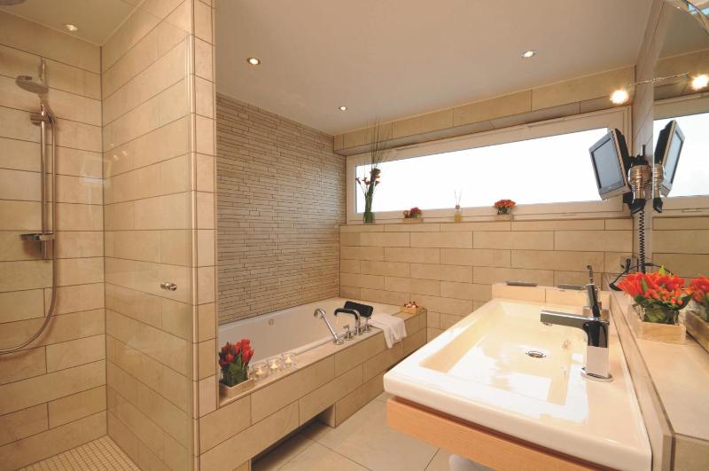Junior Suite image 2
