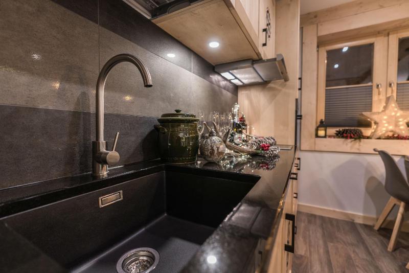 Two-Bedroom Chalet image 3