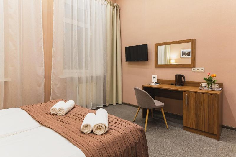 Double or Twin Room with Private Bathroom image 2