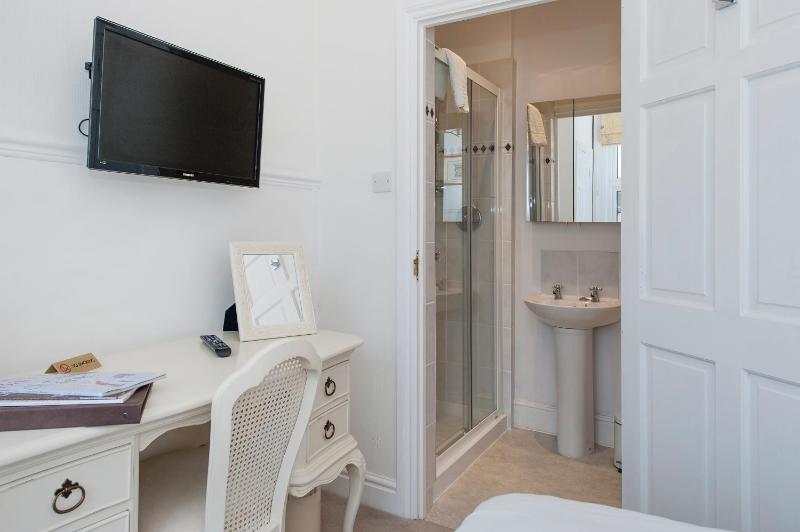 Standard Double Room with Fan image 2