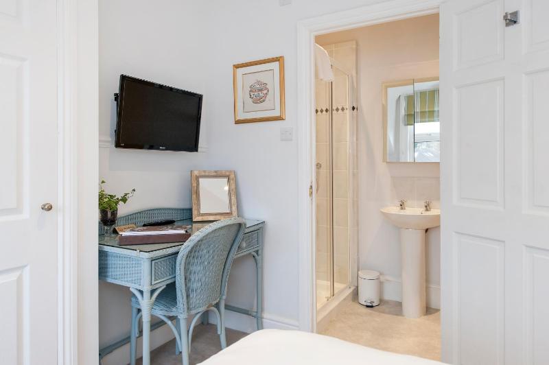 Standard Double Room with Fan image 2