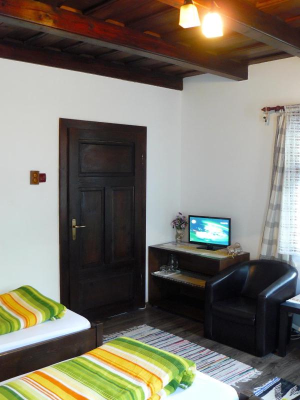 Triple Room with Private External Bathroom image 3