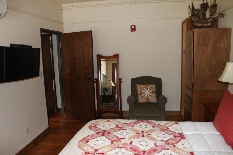Deluxe Double Room image 3