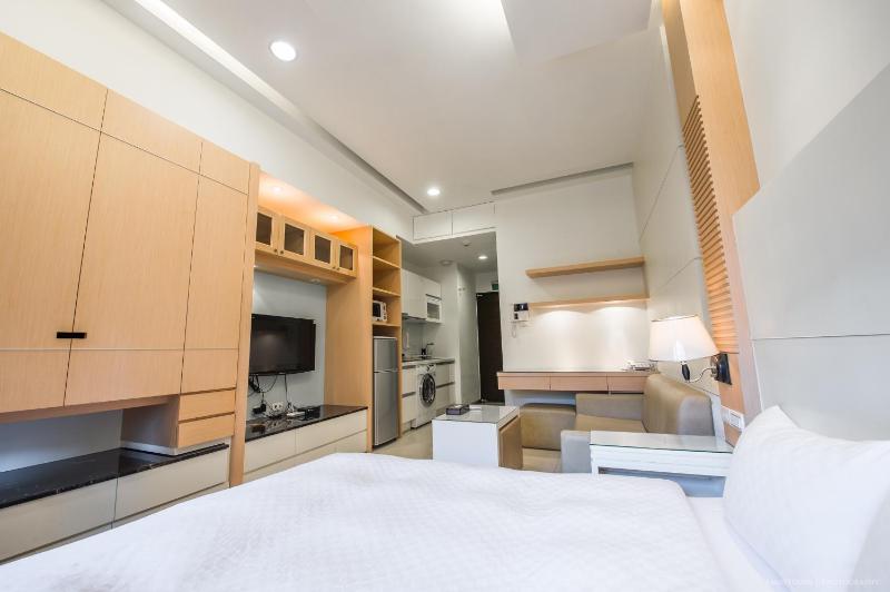 謙匯國際酒店式公寓 CH Service Apartment - image 1