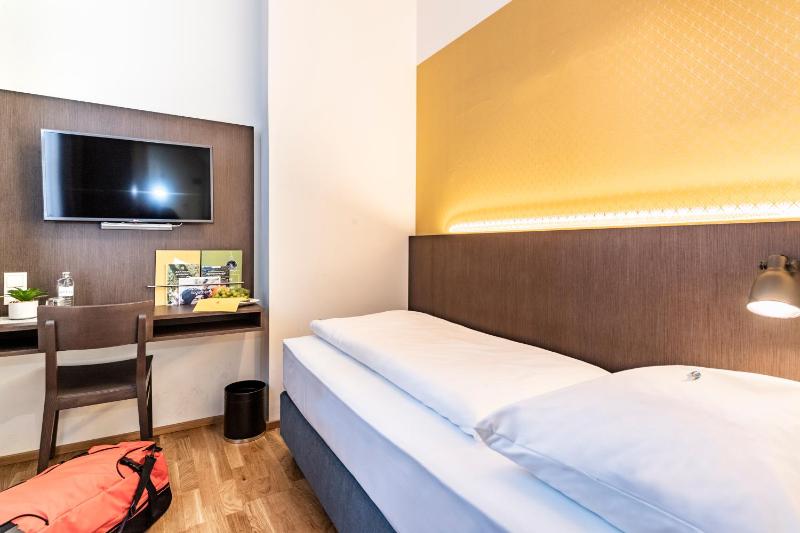 Single Room image 4