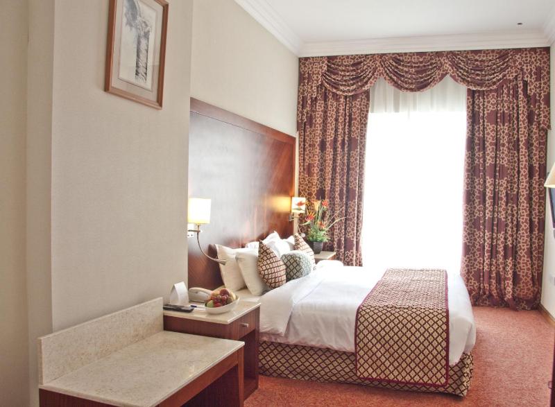 Executive Suite image 4