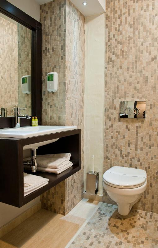 One-Bedroom Suite - Free Spa Access image 2