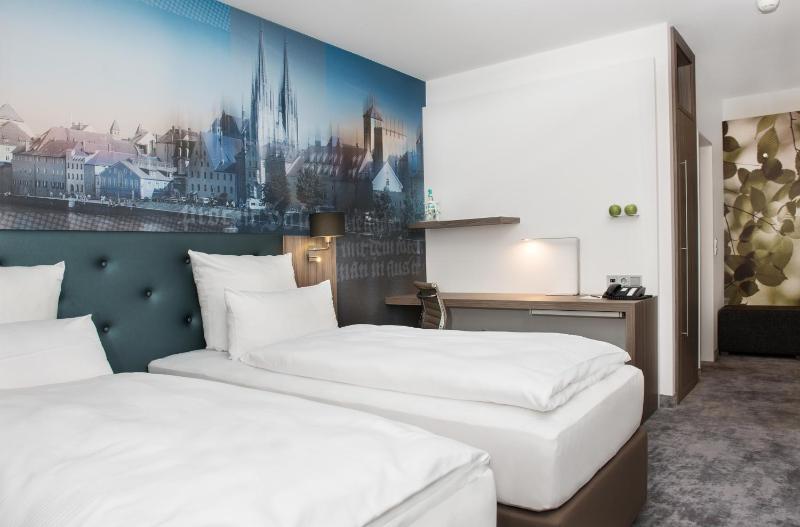 Business Double Room image 4