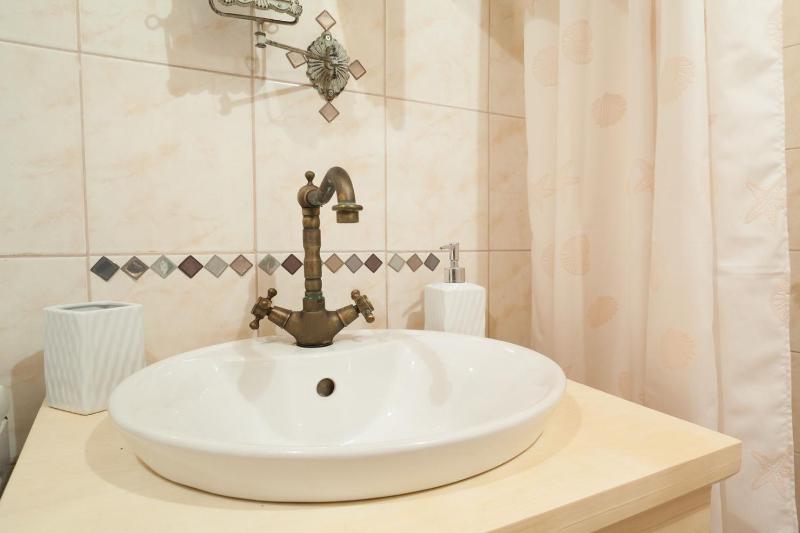 Holiday house Jano in Makarska jacuzzi - image 3
