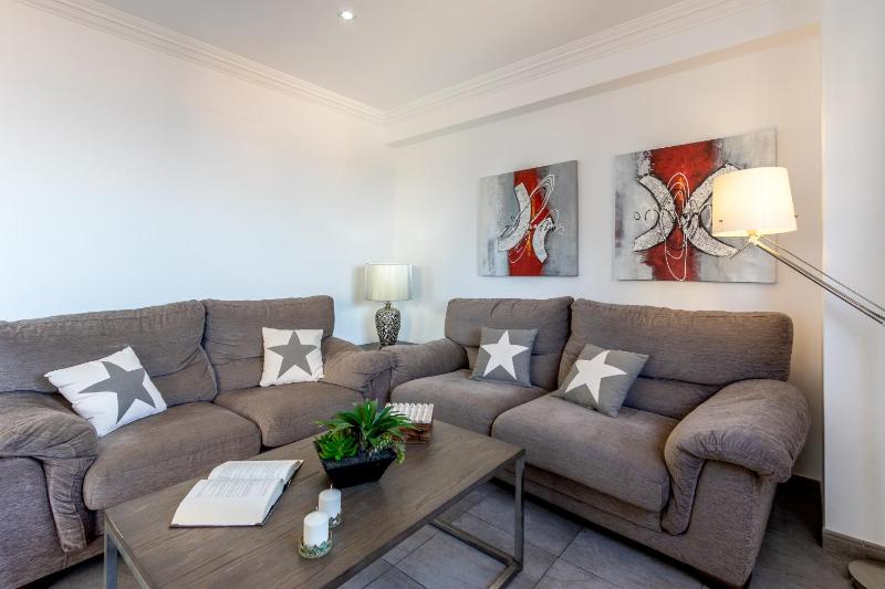Apartment with Sea View image 2