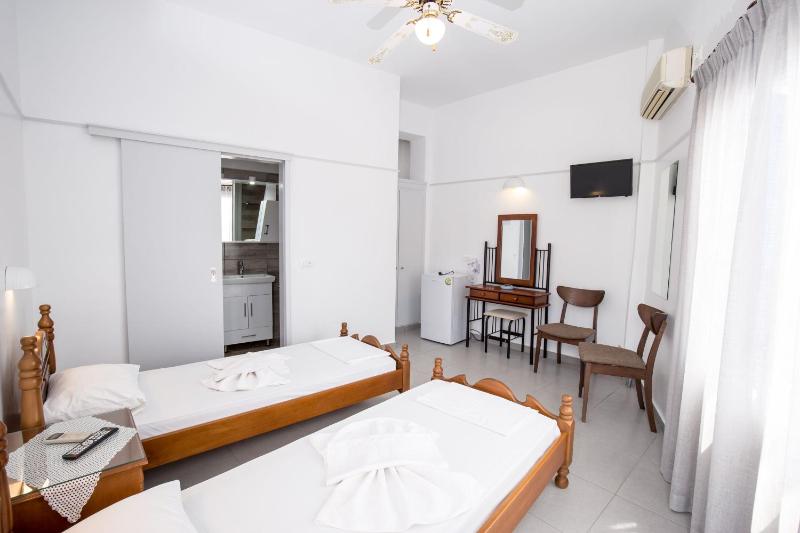Double Room image 1