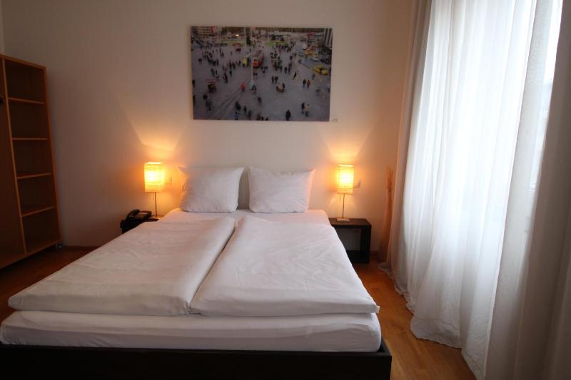 Double Room image 2