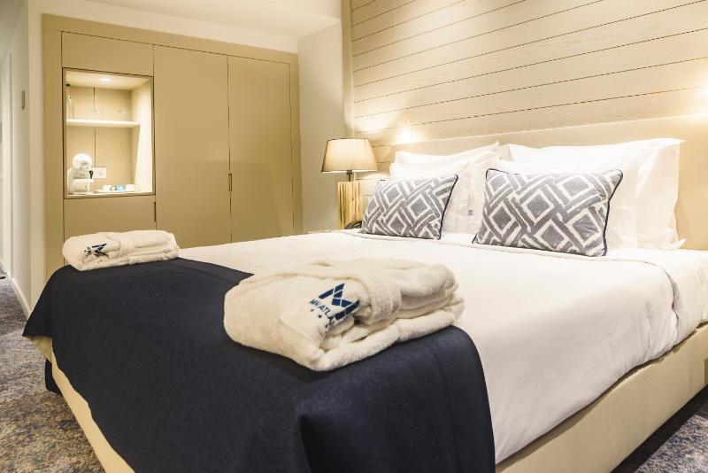 Standard Double Room image 3
