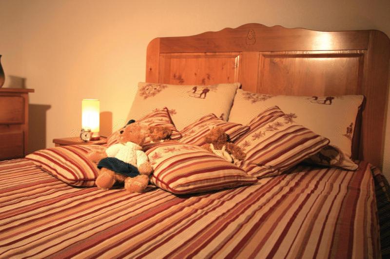One-Bedroom Apartment with Alcove (6 Adults) image 3