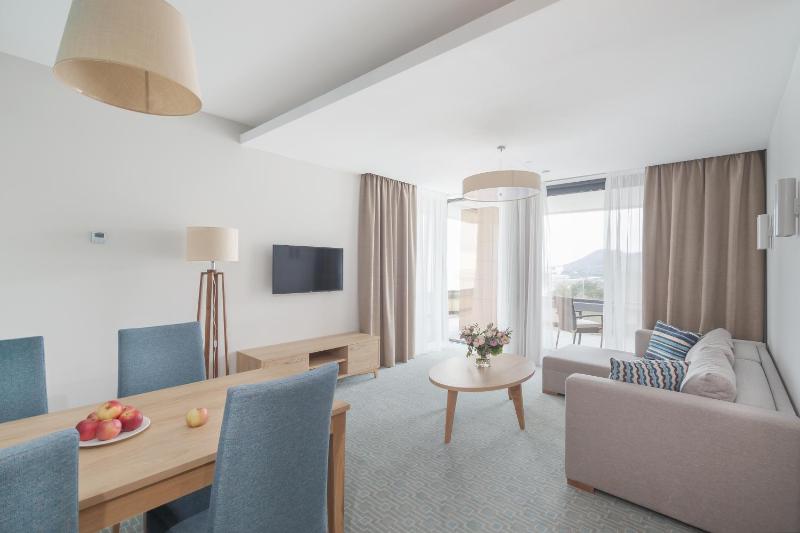 Superior Suite with Sea View image 3