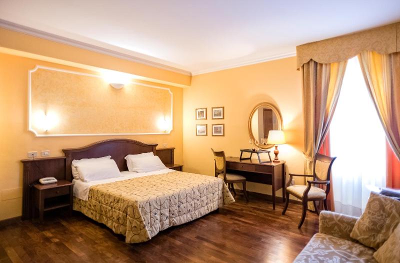 Triple Room image 4