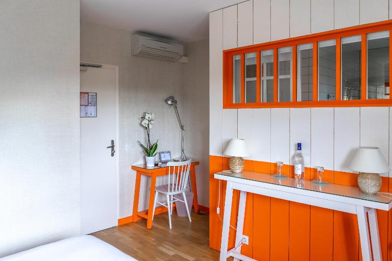 Superior Twin Room image 1