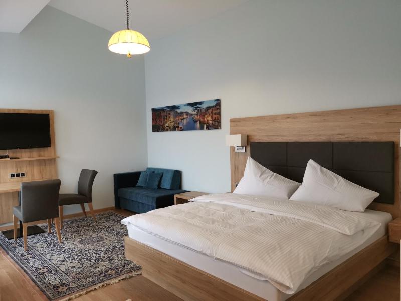 Apartment image 3