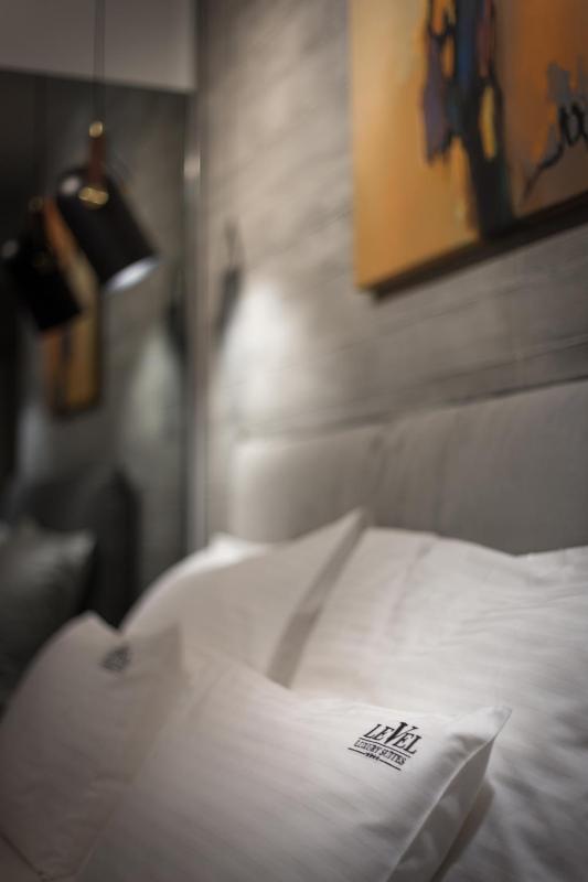 Deluxe Double Room with Jacuzzi  image 3