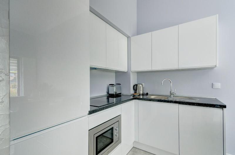 One-Bedroom Apartment with Side River View and Garden (4 Adults) image 2