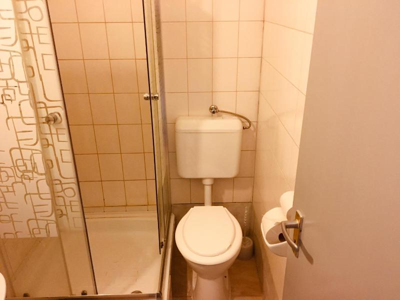 Standard Double Room image 3