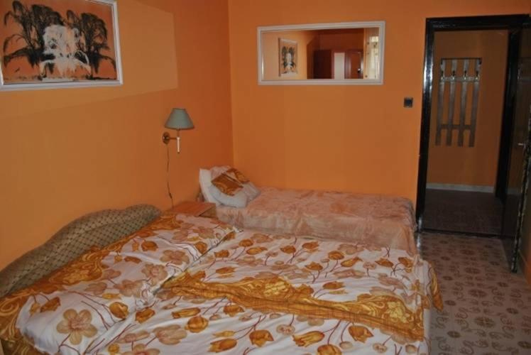 Standard Double or Twin Room image 4