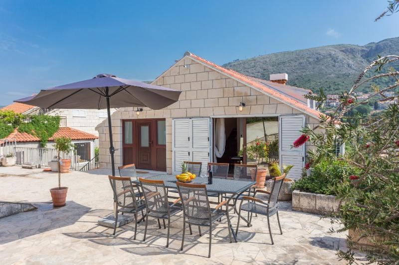 Three Bedroom Apartment with Terrace image 3