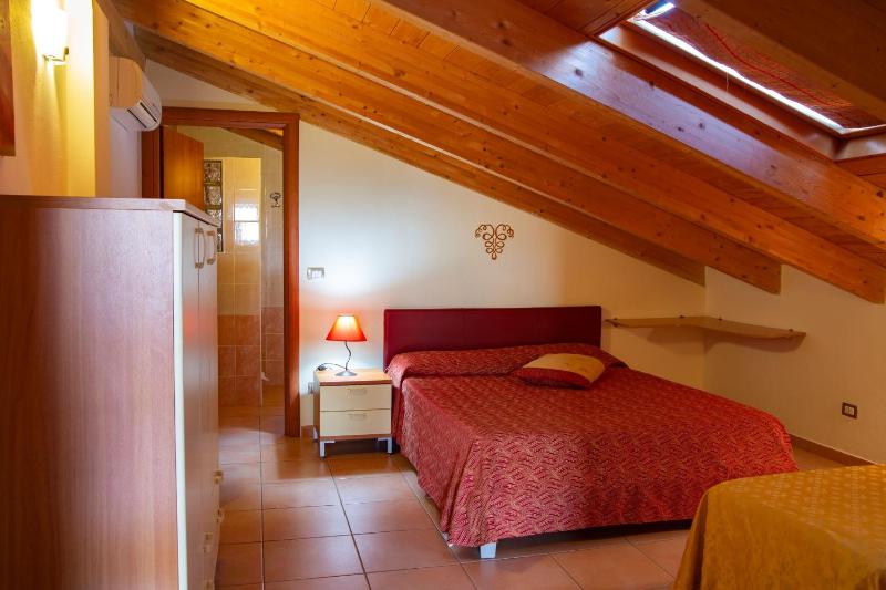 Quadruple Room - Attic image 2