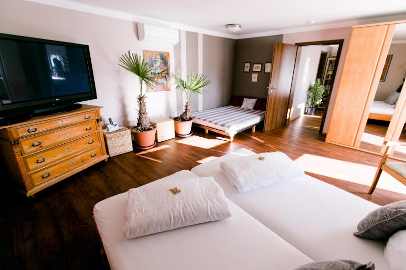Apartment image 4