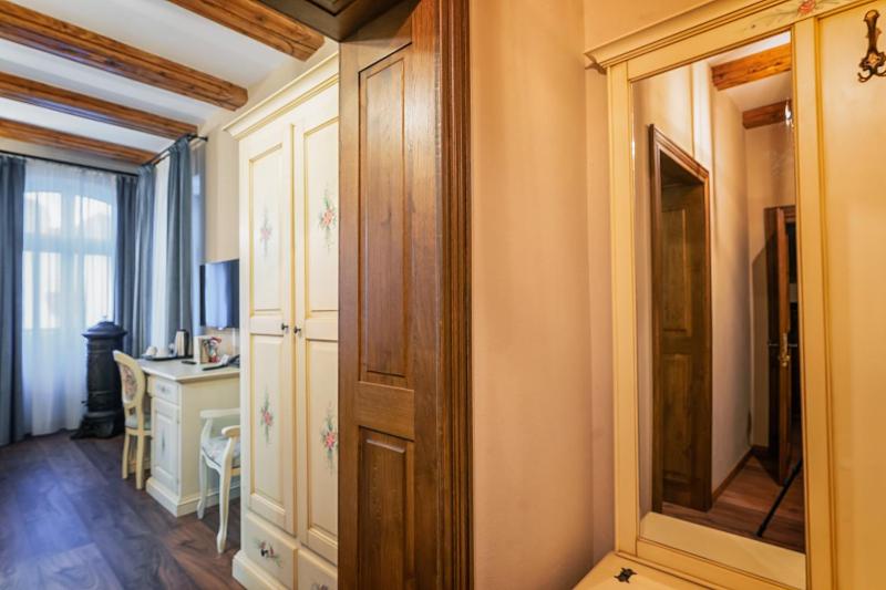 Deluxe Double Room image 4