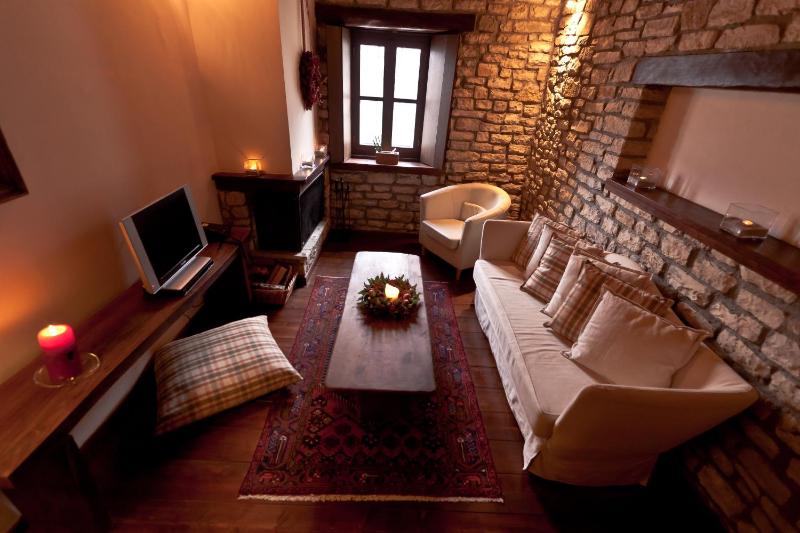 Deluxe Suite with Spa Bath image 3