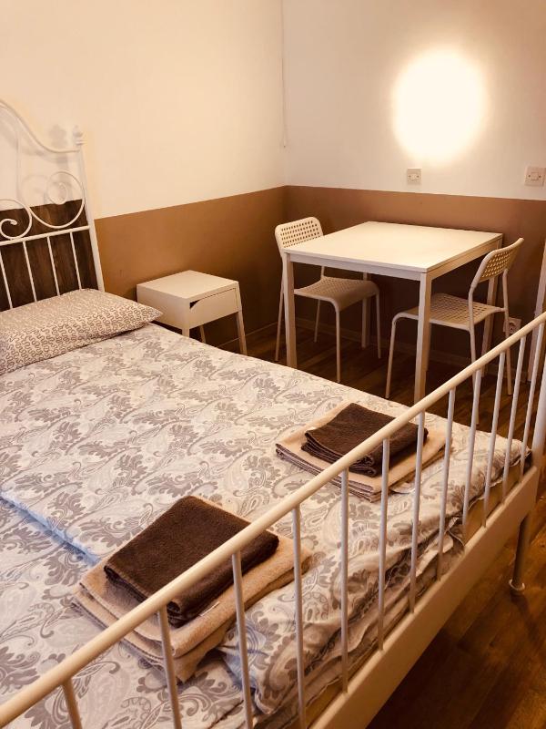 Studio Apartment image 2