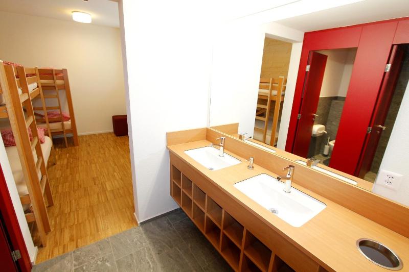 Mixed Dormitory Room image 3