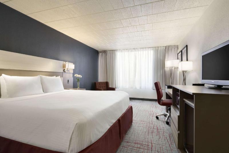 King Room - Non-Smoking image 2